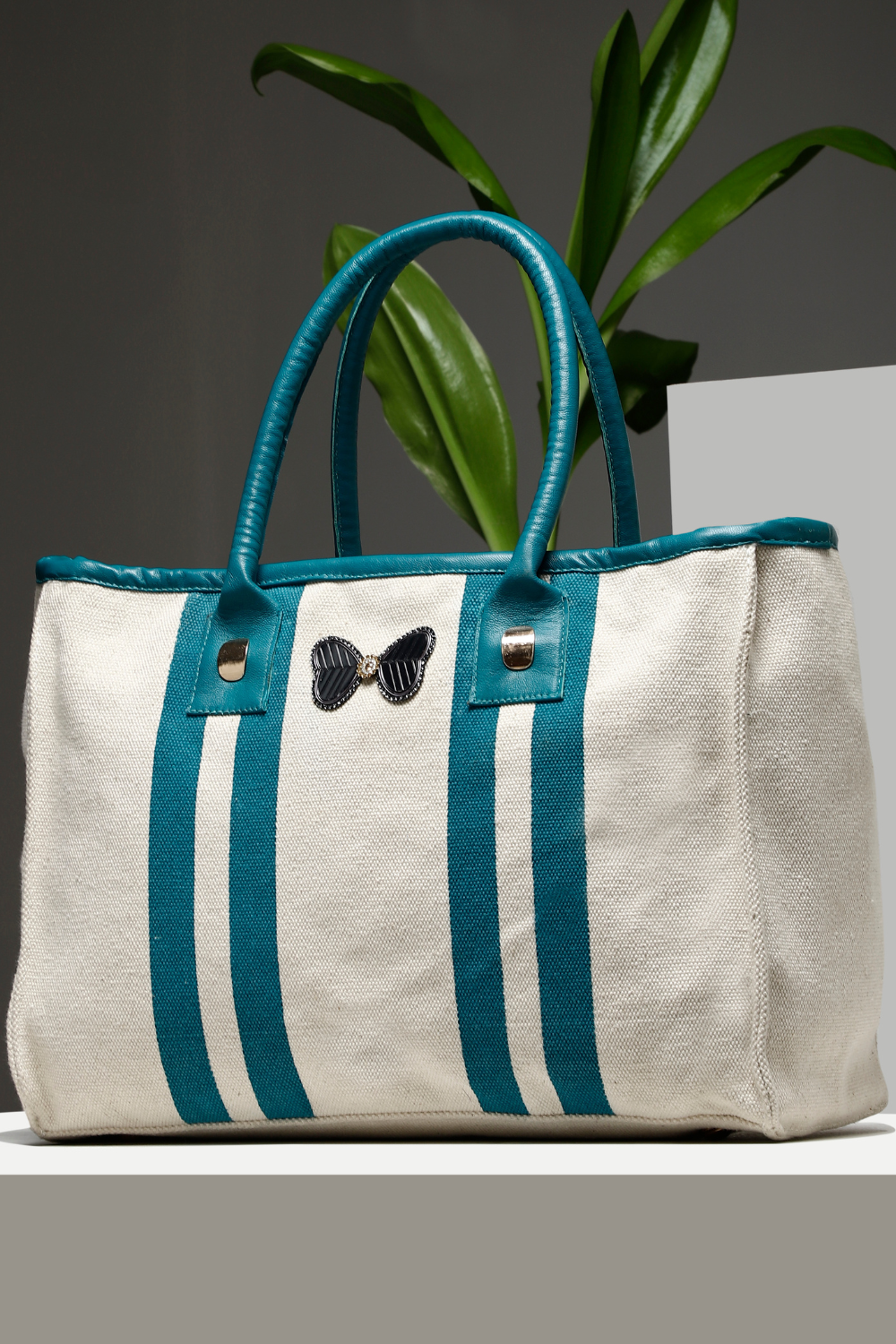 Uber Chic Tote